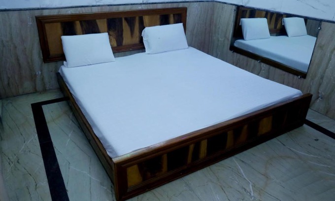 Ghaziabad House | SHARDA HOTEL