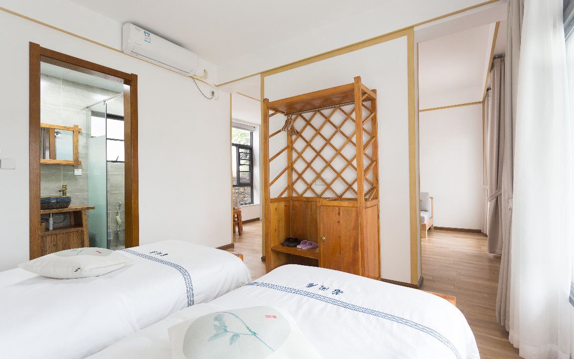 Photo of Bedroom in Dali Ancient Town