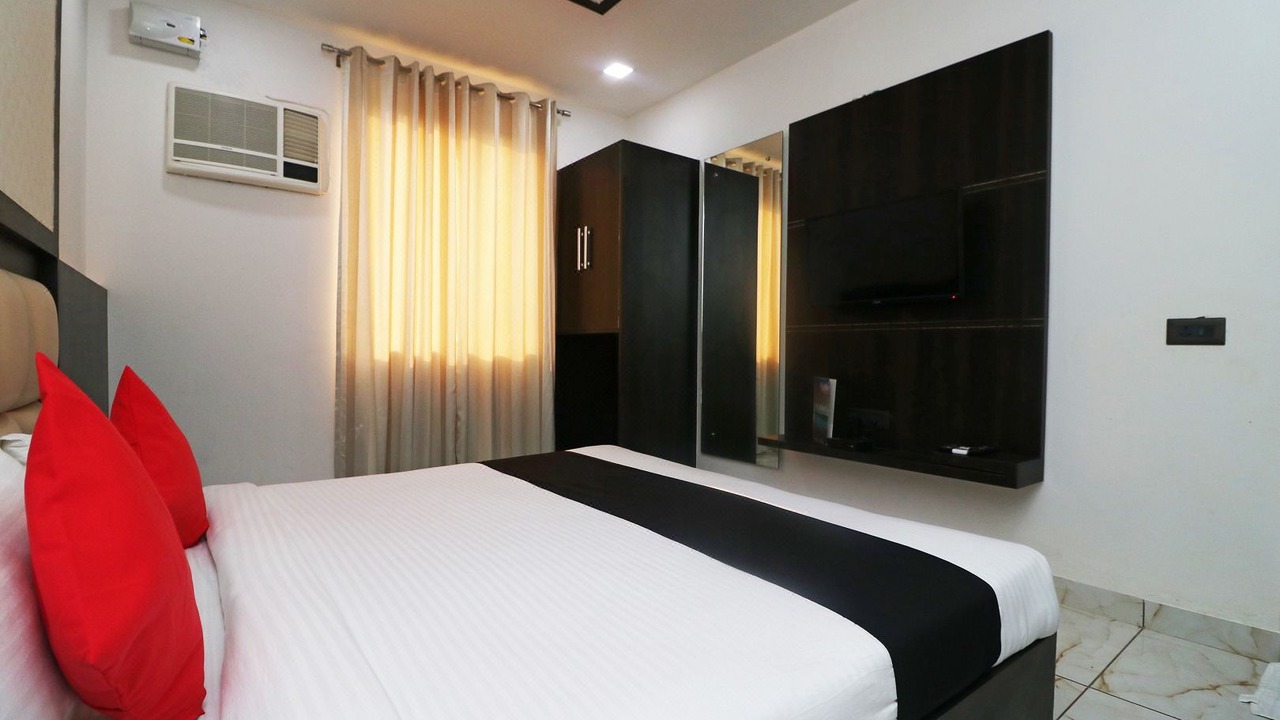 Photo of Bedroom in Taj Ganj
