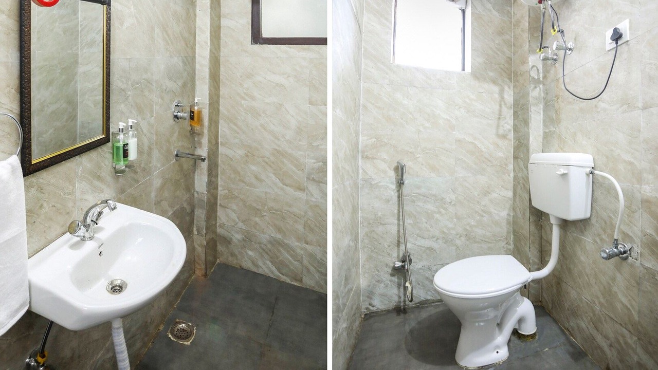 Photo of Bathroom in Taj Ganj