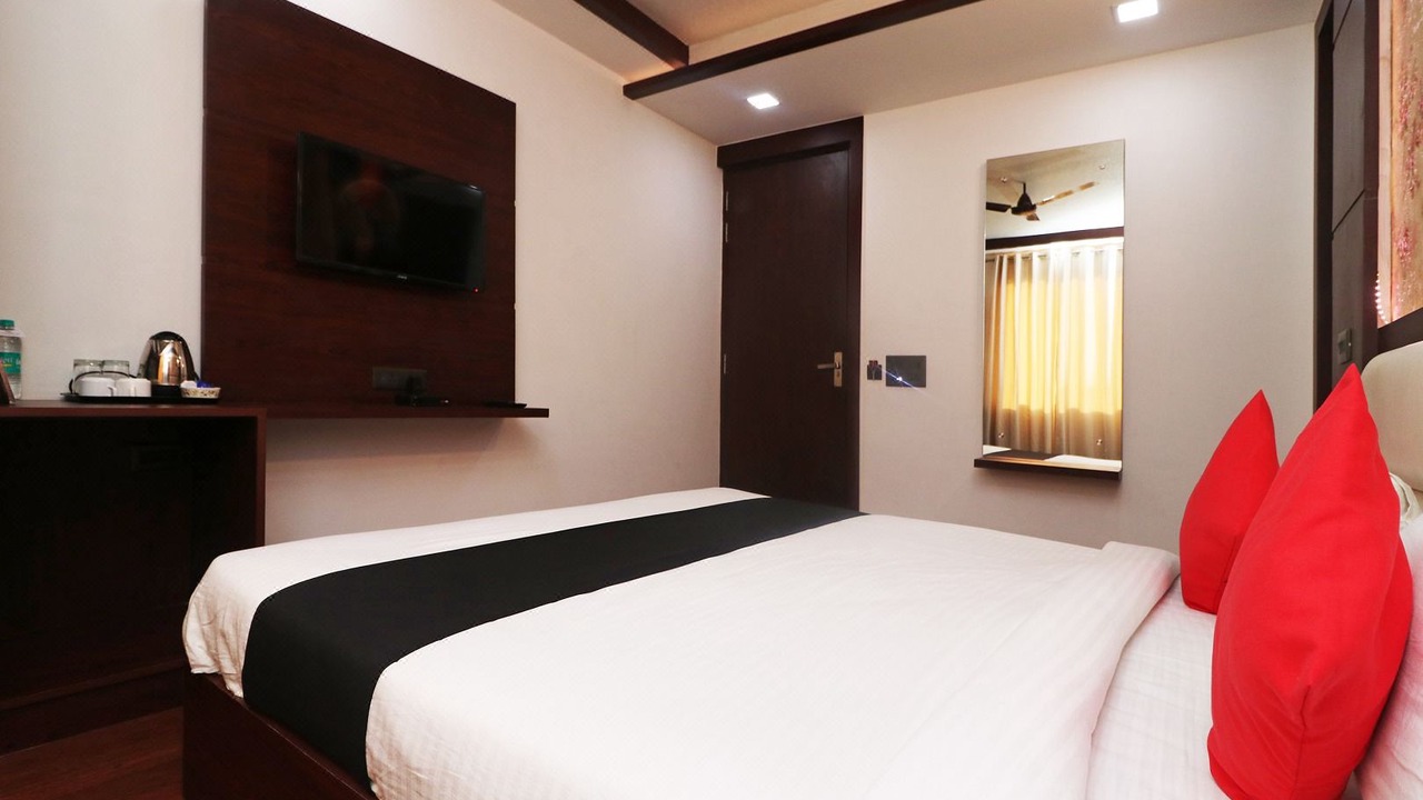 Photo of Bedroom in Taj Ganj