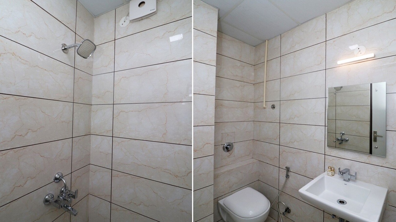 Photo of Bathroom in Taj Ganj