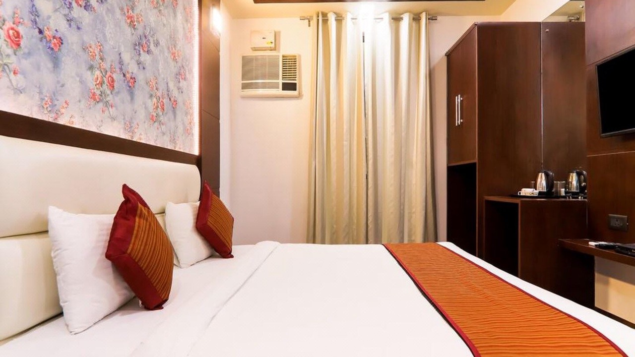 Photo of Bedroom in Taj Ganj