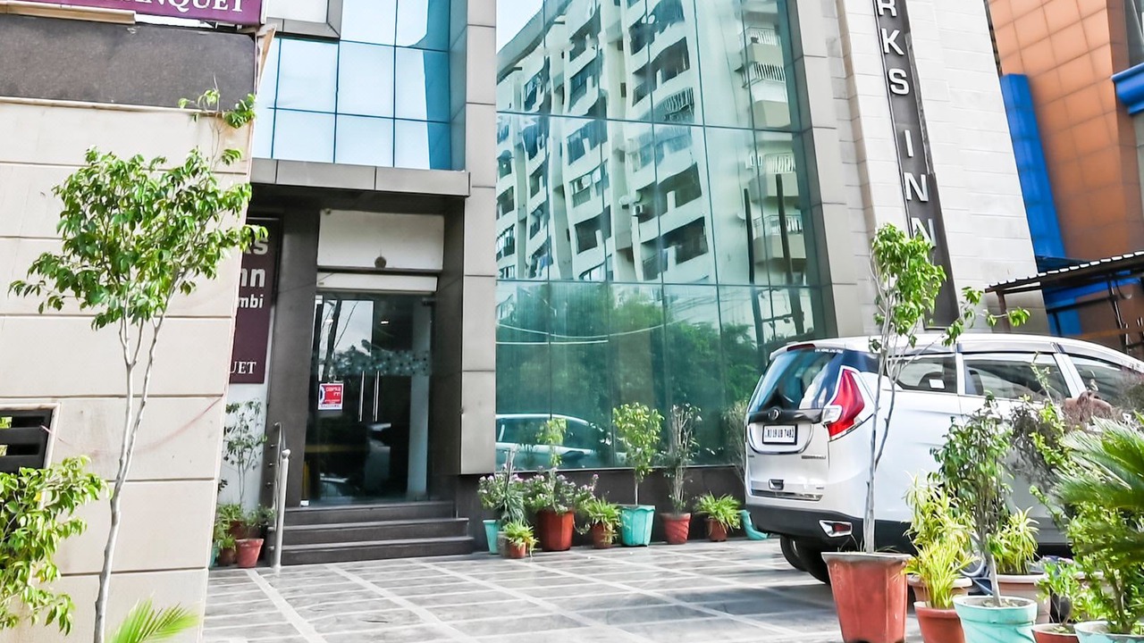 Photo of Buildings in Kaushambi