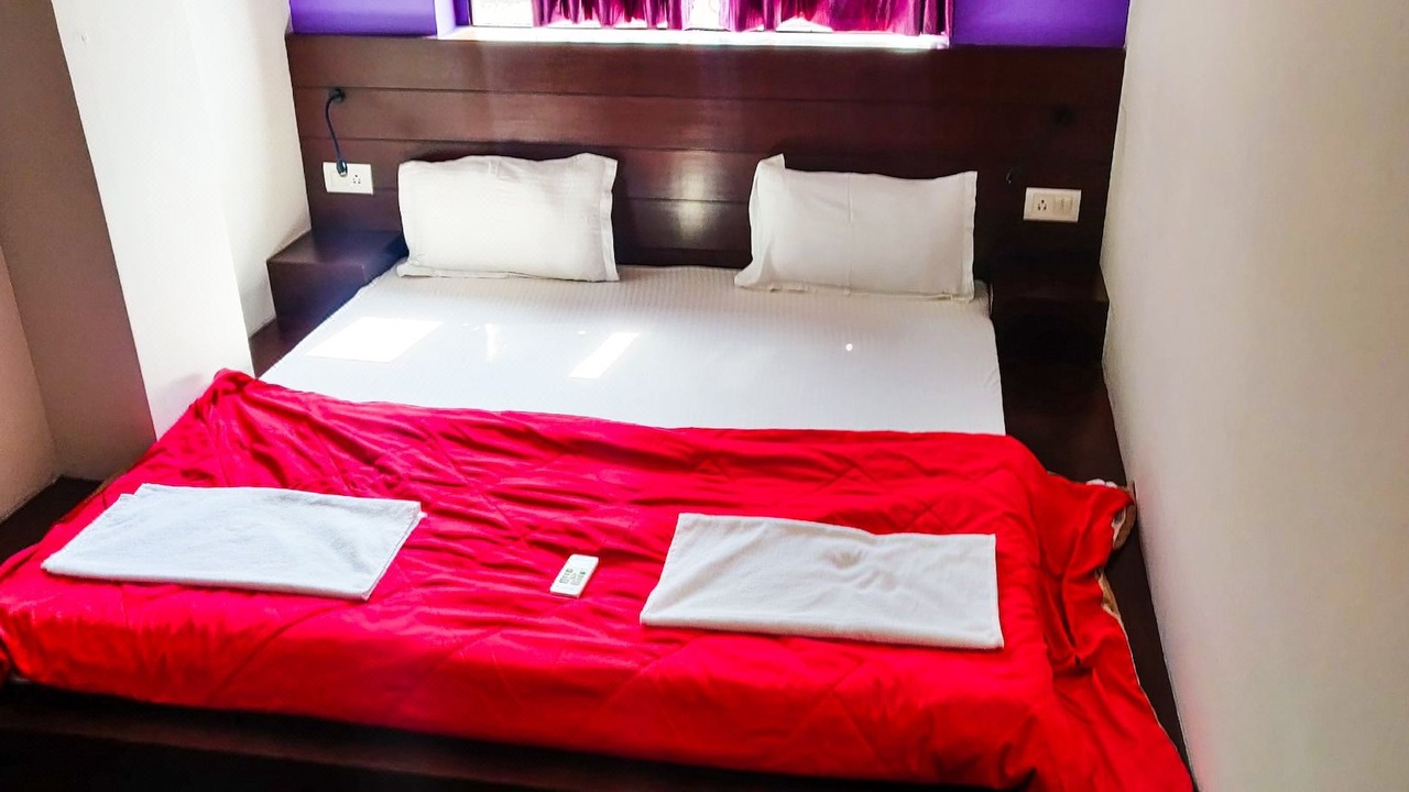 Photo of Bedroom in Taj Ganj