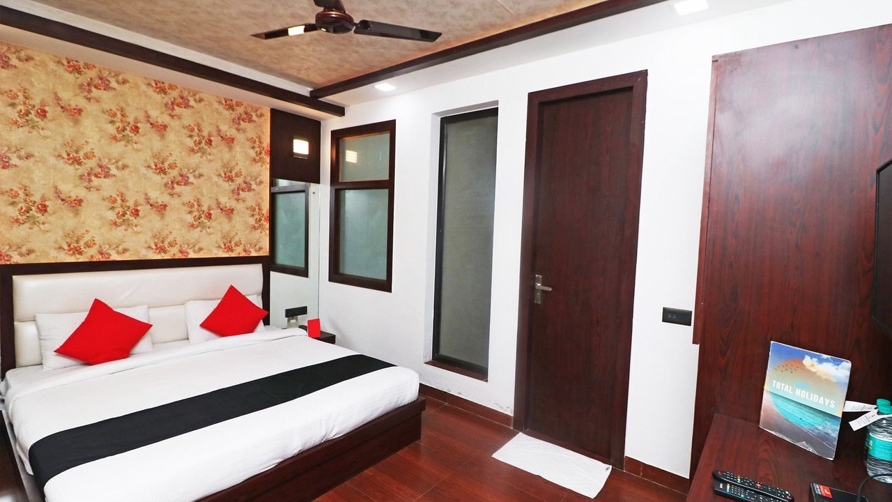 Photo of Bedroom in Taj Ganj