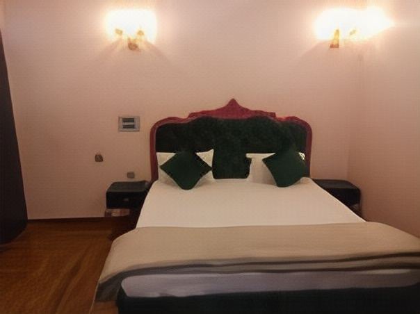 Photo of Bedroom in Taj Ganj
