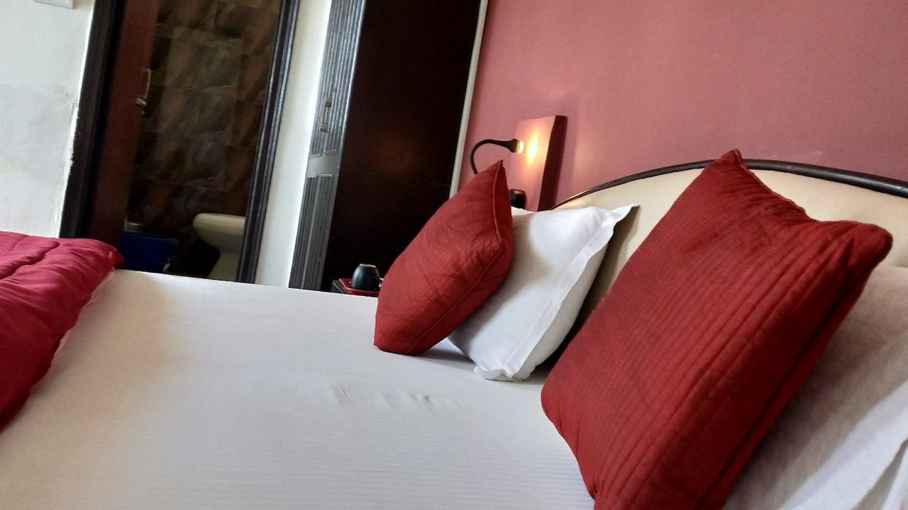 Photo of Bedroom in Taj Ganj
