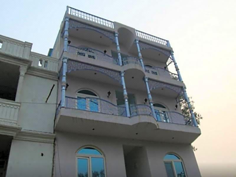Photo of Buildings in Taj Ganj