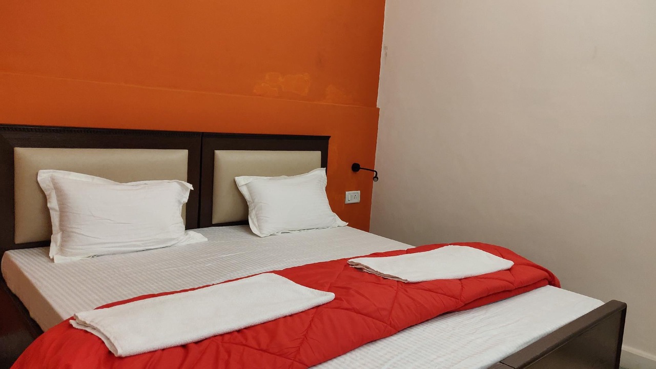 Photo of Bedroom in Taj Ganj