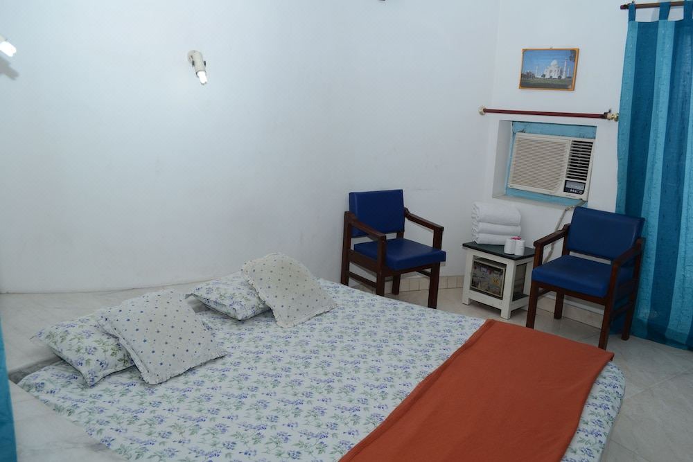 Photo of Bedroom in Taj Ganj