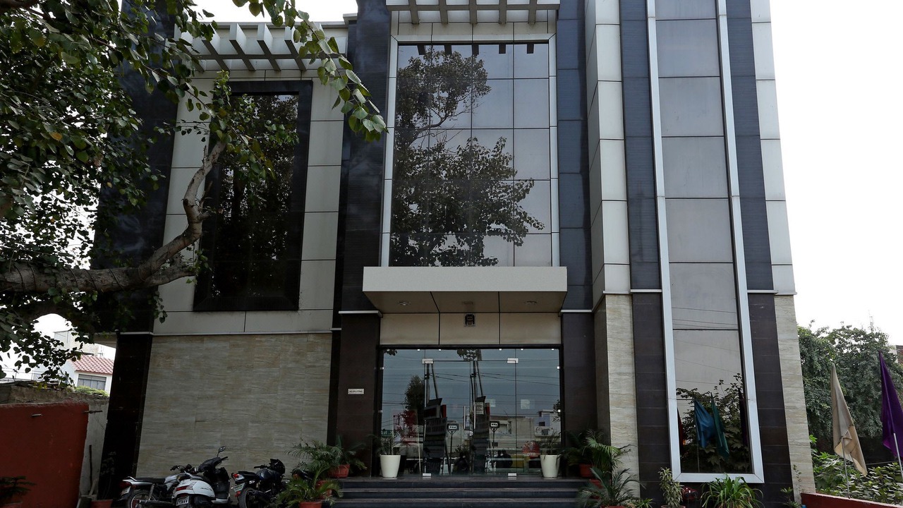 Photo of Buildings in Sikandra