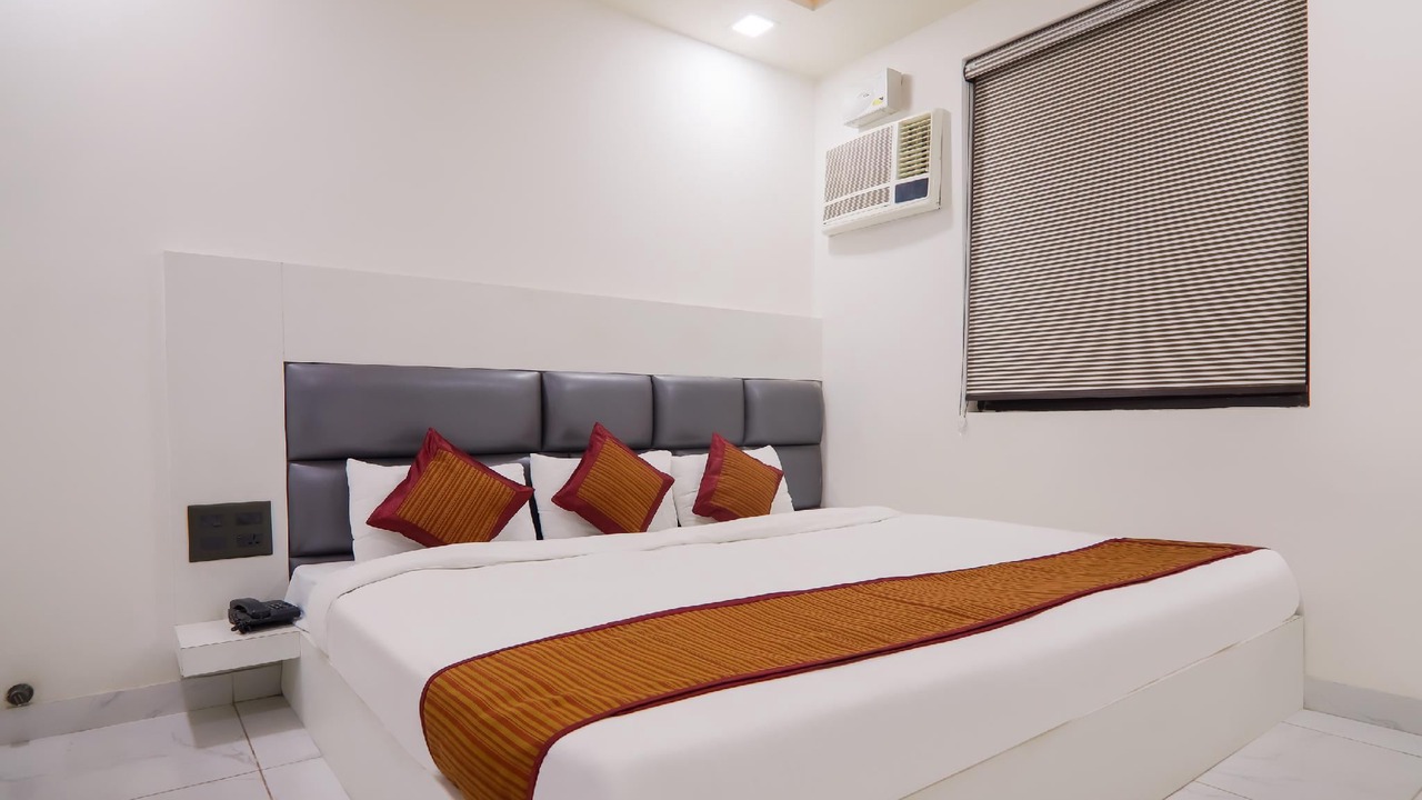 Photo of Bedroom in Taj Ganj