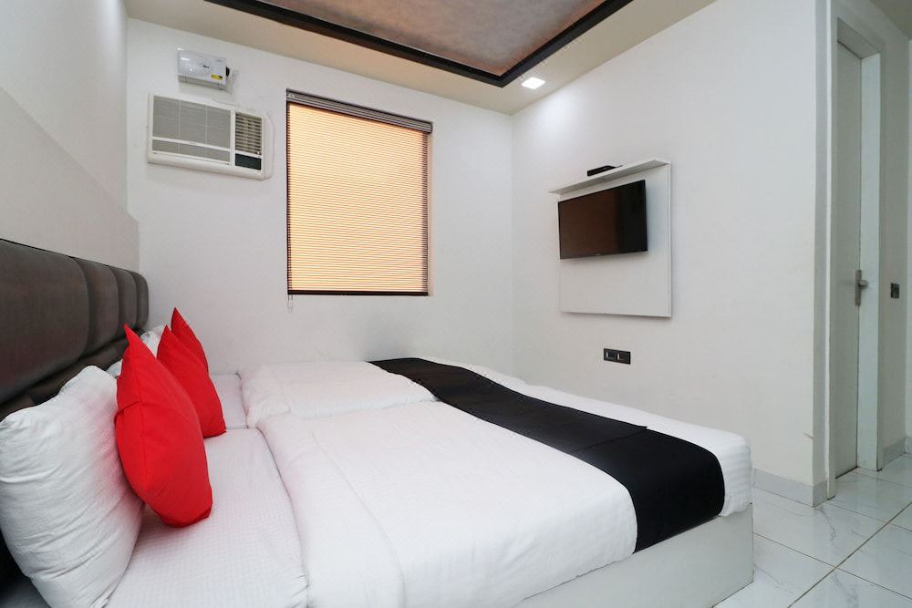 Photo of Bedroom in Taj Ganj