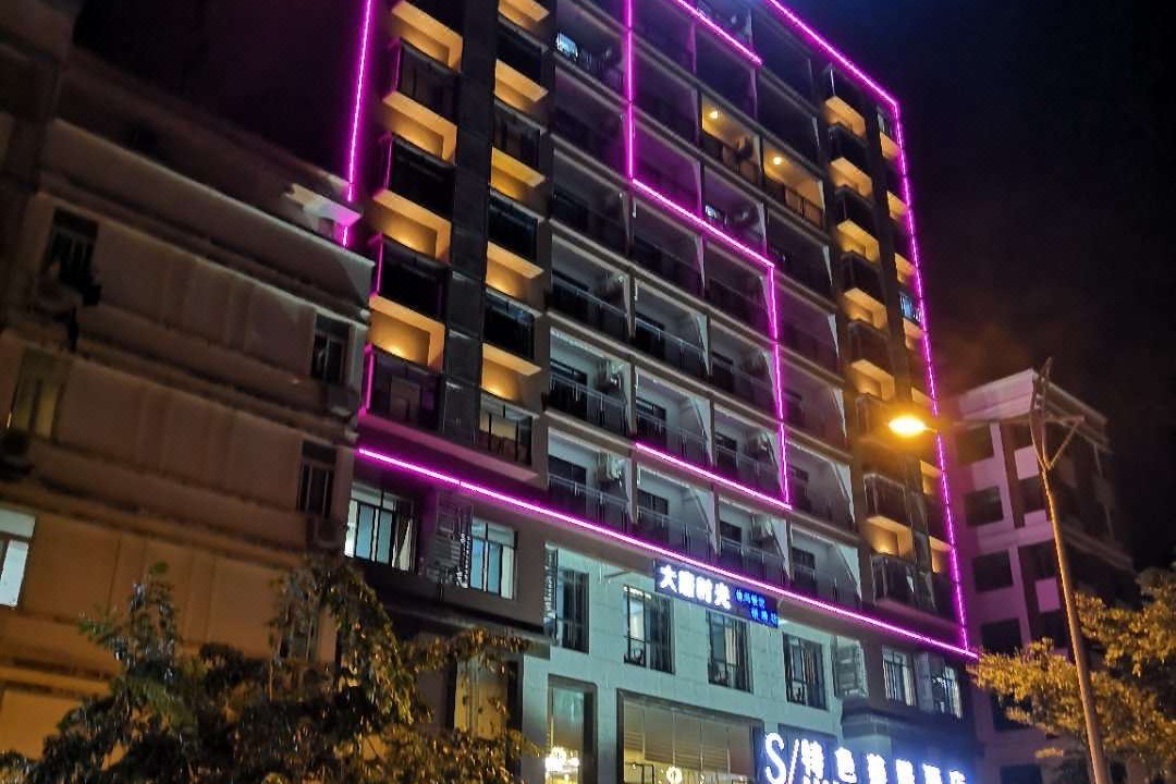 Photo of Buildings in Wenchang
