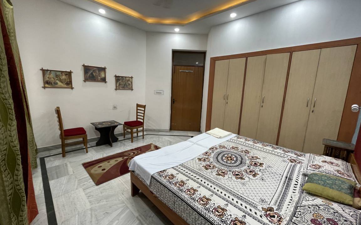 Photo of Bedroom in Taj Ganj