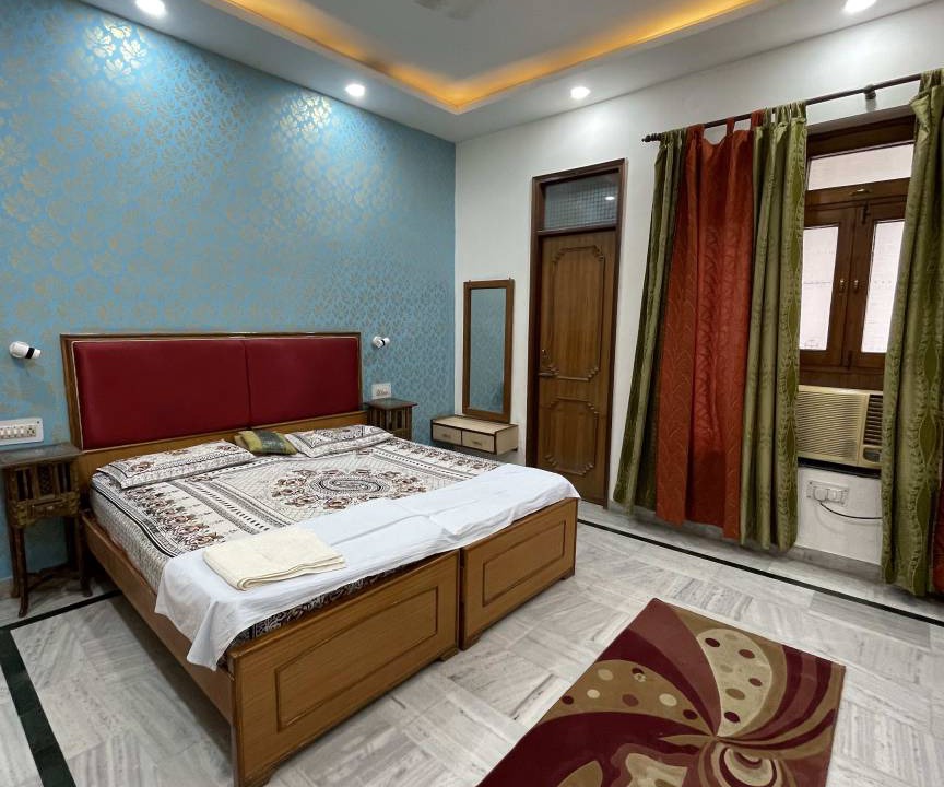 Photo of Bedroom in Taj Ganj