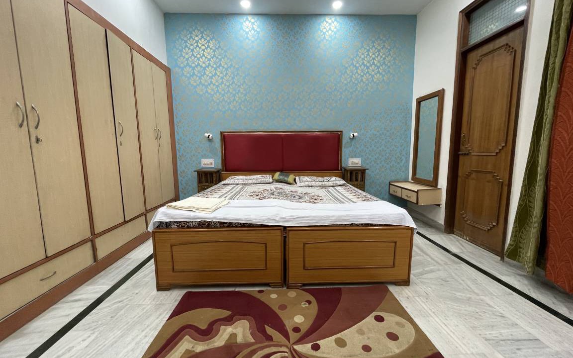 Photo of Bedroom in Taj Ganj