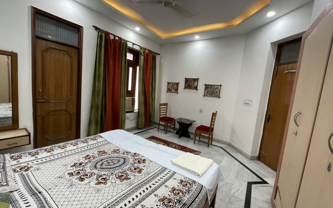 Photo of Bedroom in Taj Ganj