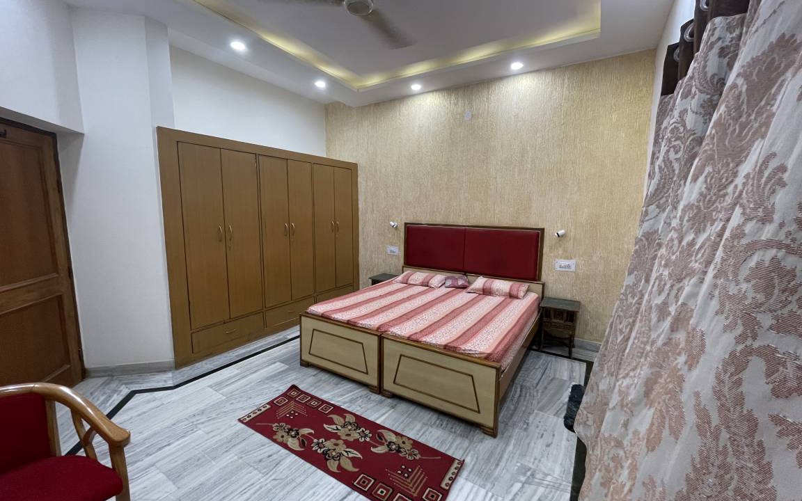 Photo of Bedroom in Taj Ganj