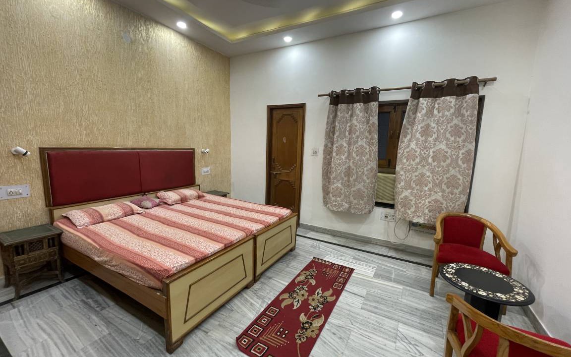 Photo of Bedroom in Taj Ganj