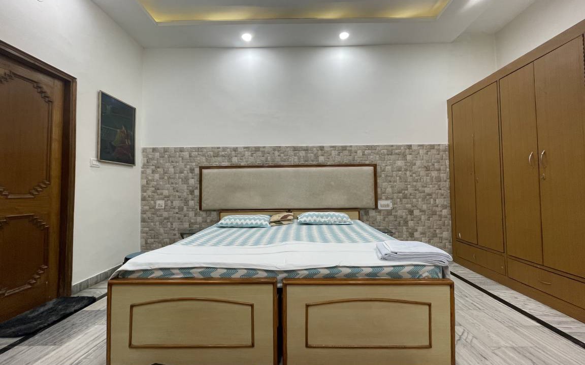 Photo of Bedroom in Taj Ganj