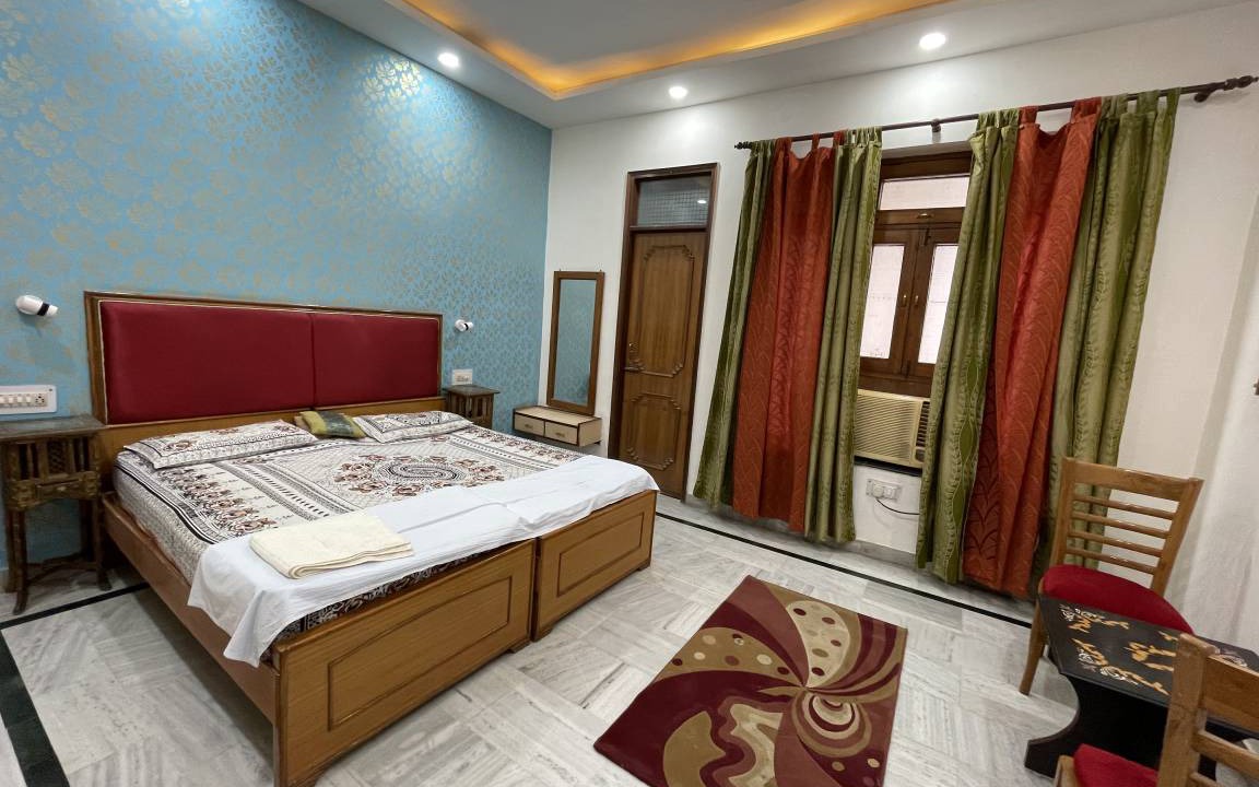 Photo of Bedroom in Taj Ganj