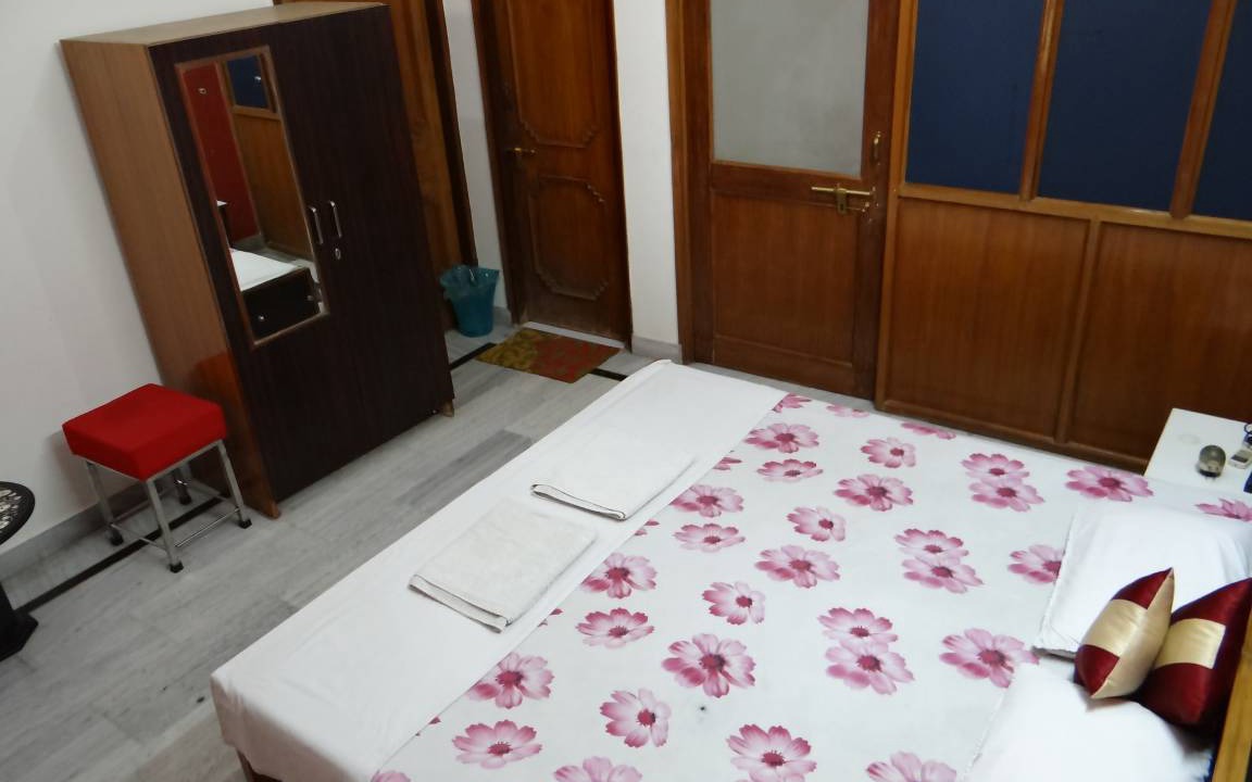 Photo of Bedroom in Taj Ganj