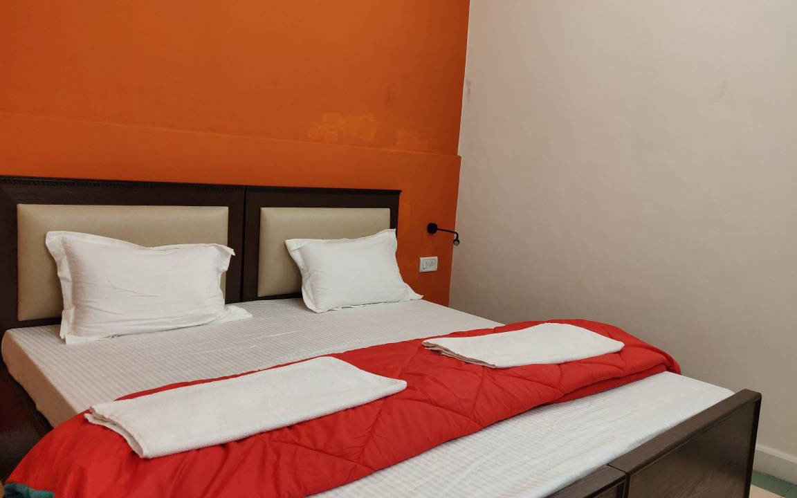 Photo of Bedroom in Taj Ganj