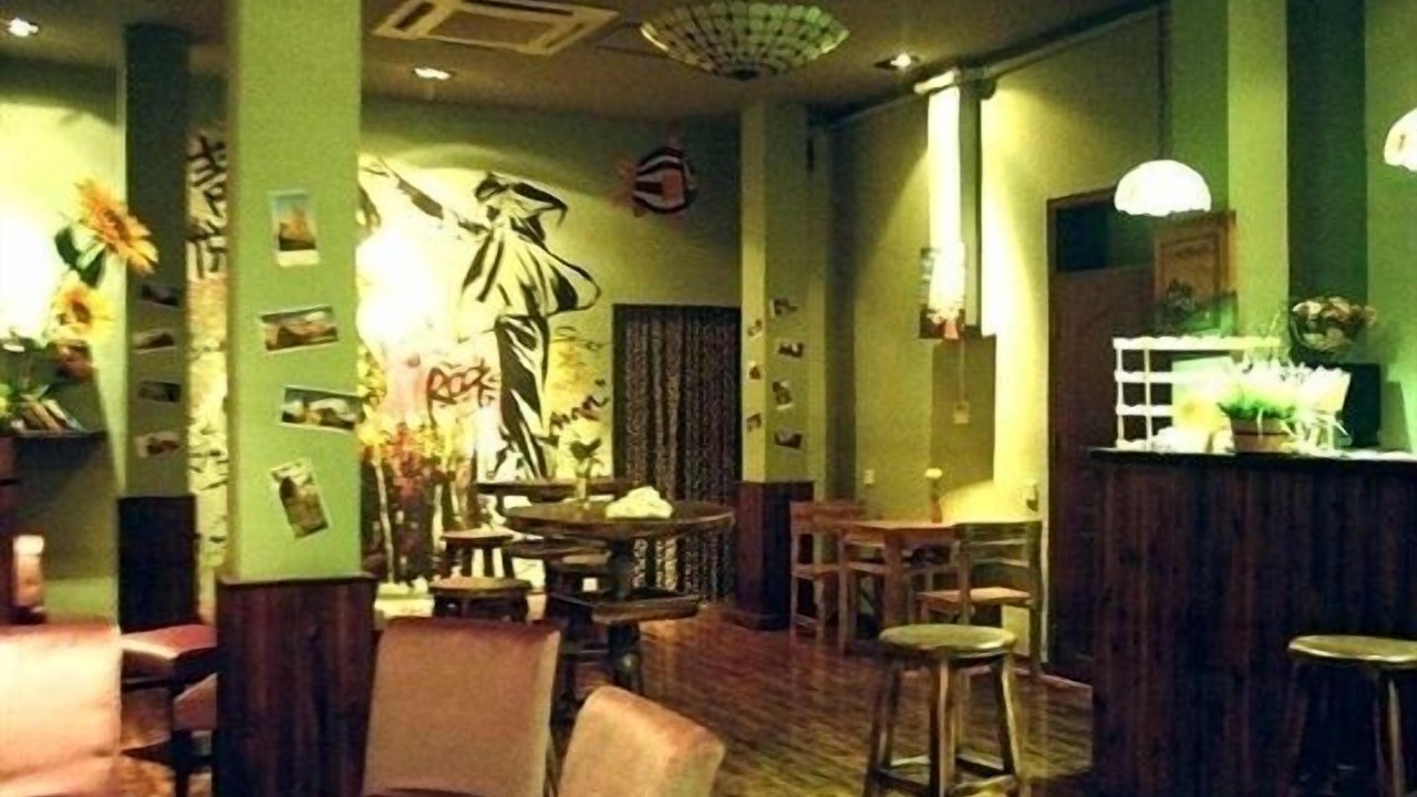 Photo of Livingroom in West Coast