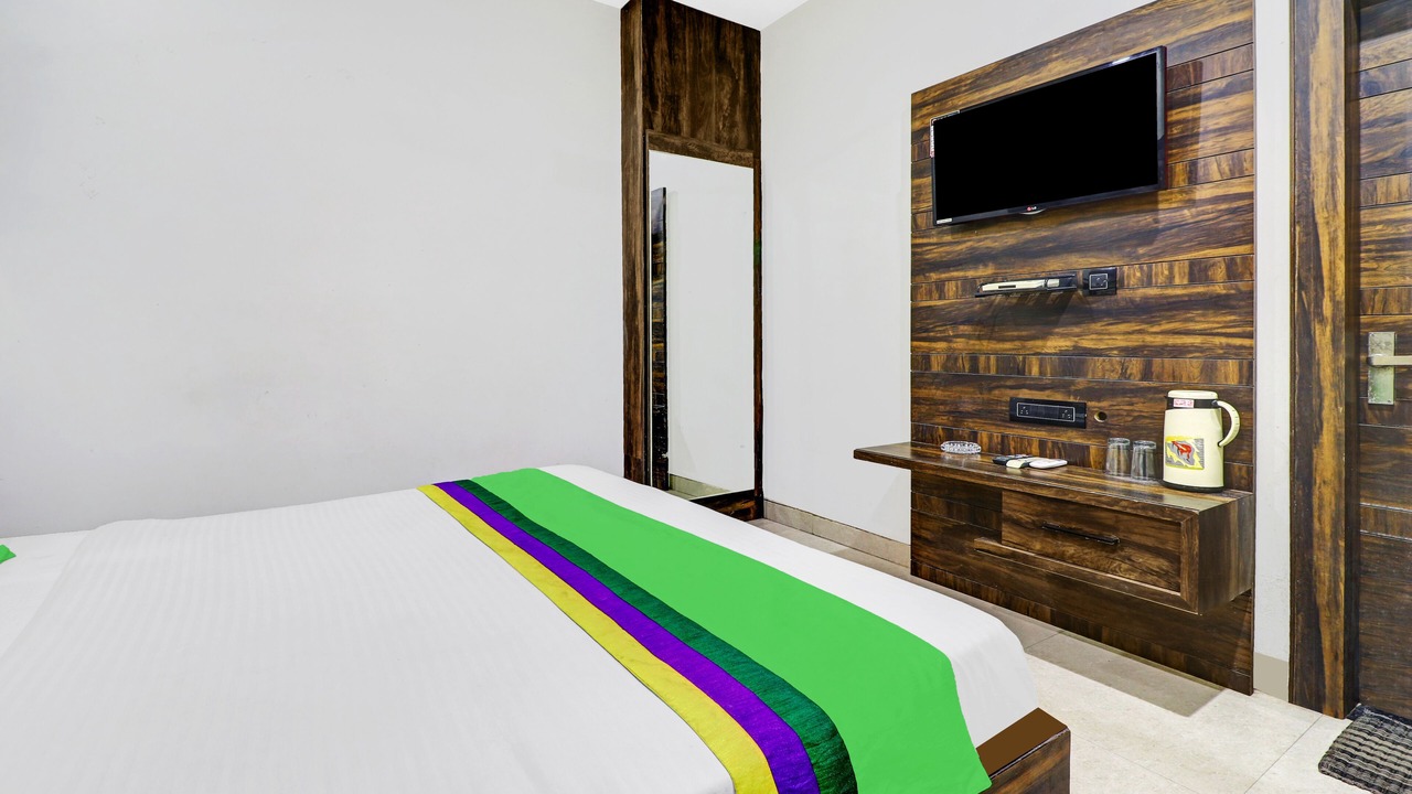 Photo of Bedroom in Mathura