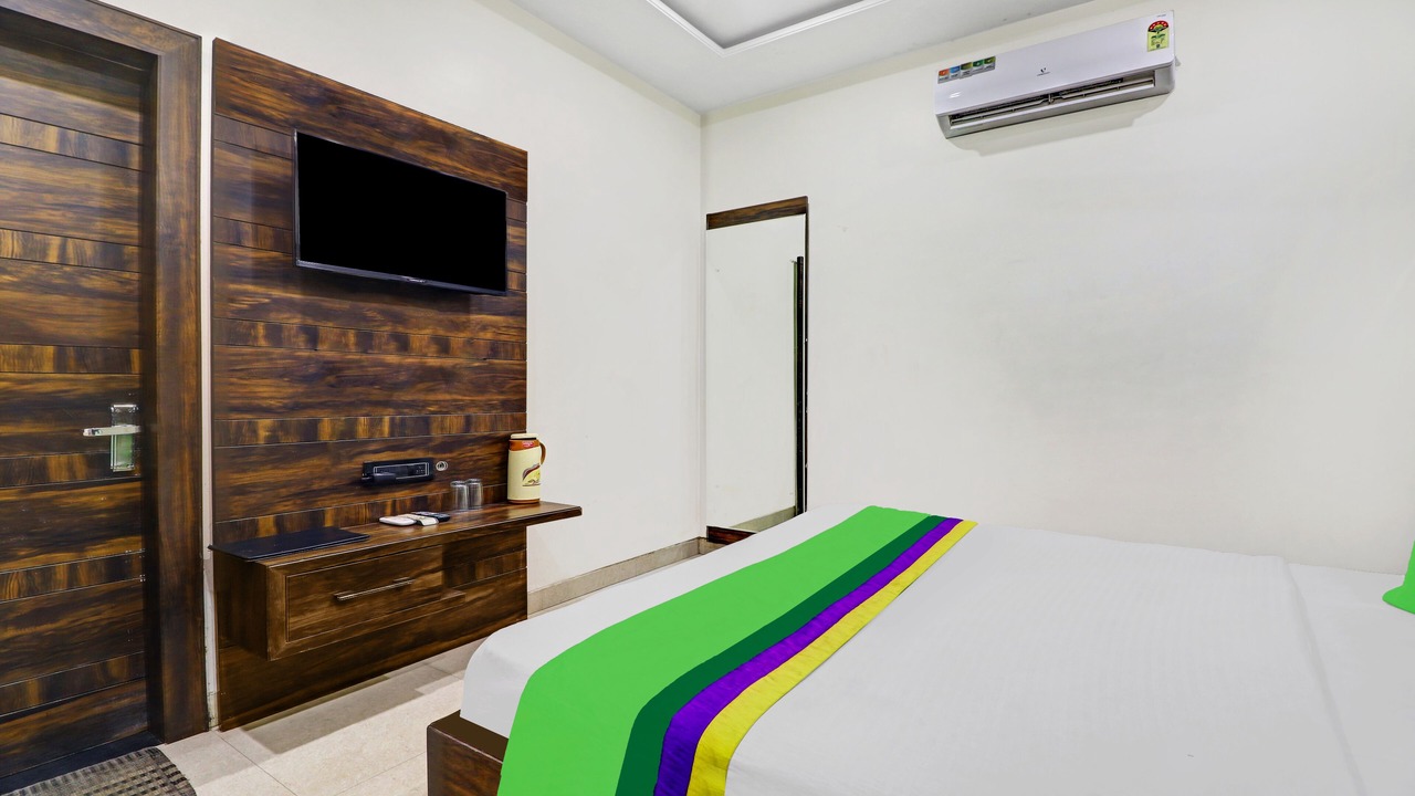 Photo of Bedroom in Mathura