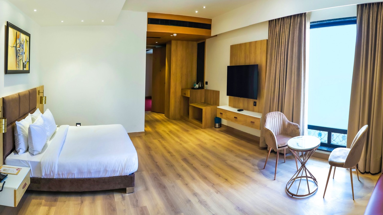 Photo of Bedroom in Hazratganj