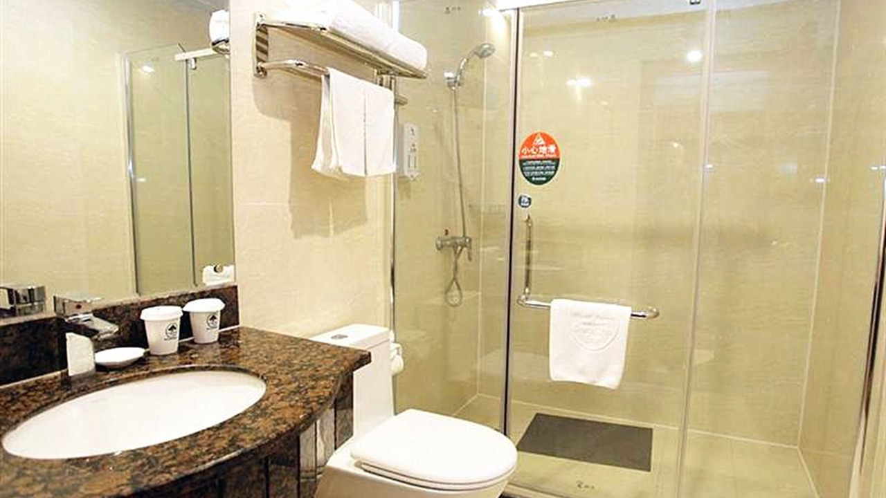 Photo of Bathroom in Runzhou Qu
