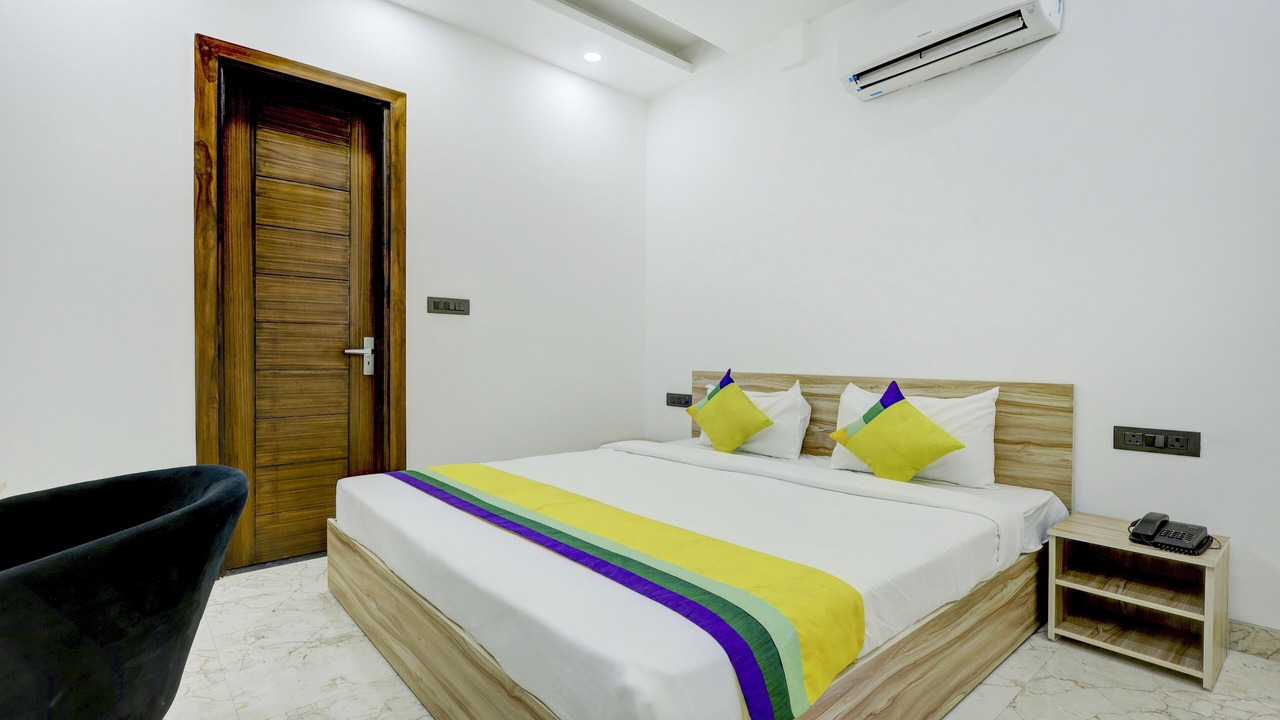Photo of Bedroom in Sector 27