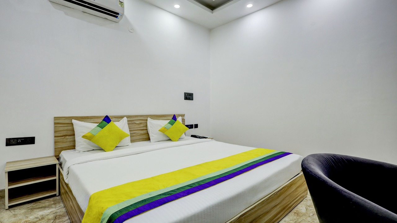 Photo of Bedroom in Sector 27