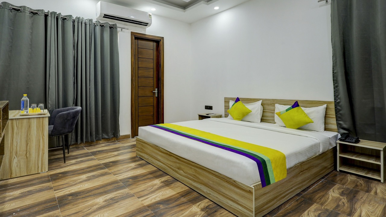 Photo of Bedroom in Sector 27