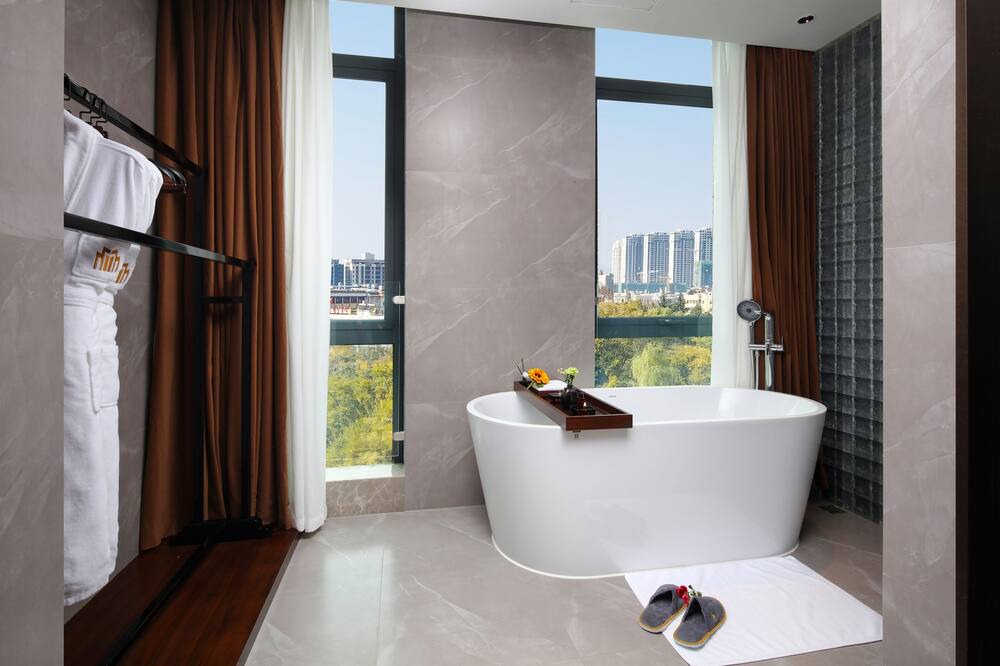 Photo of Bathroom in Qingbaijiang