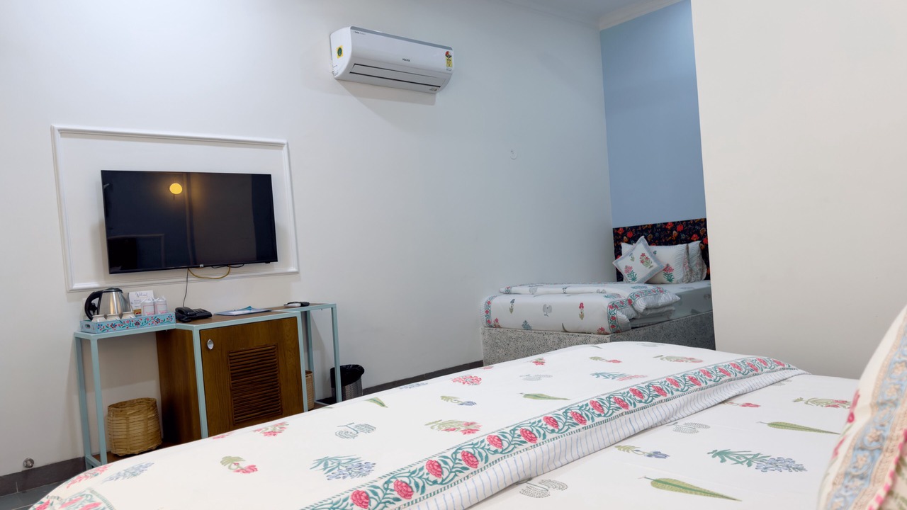 Photo of Bedroom in Taj Ganj