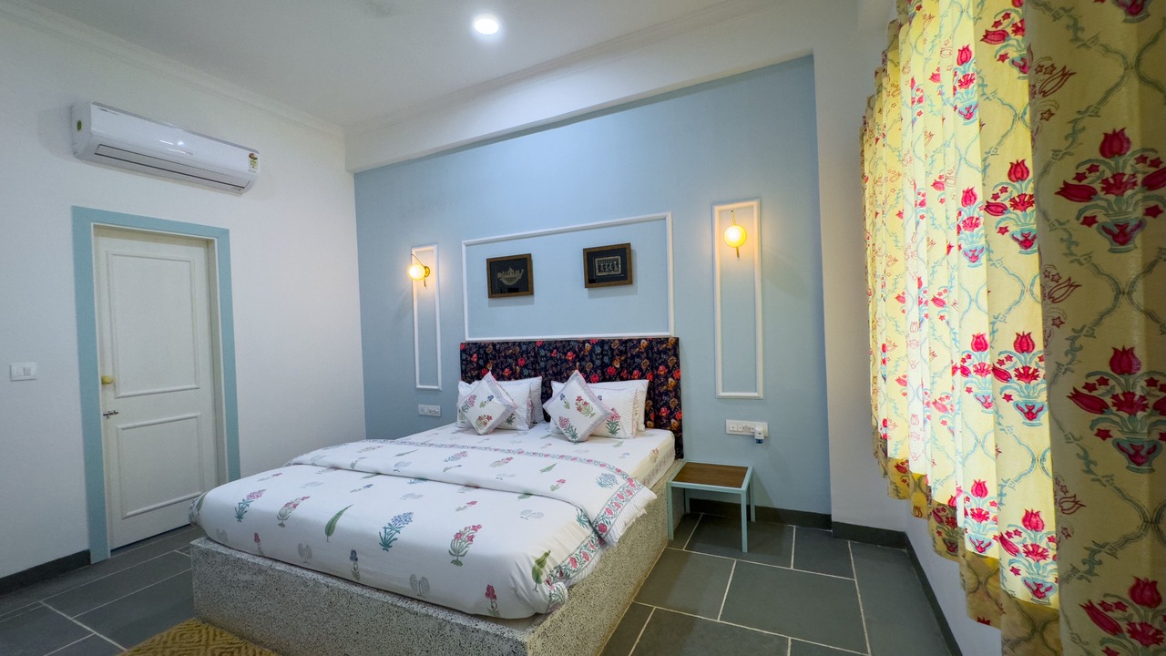Photo of Bedroom in Taj Ganj