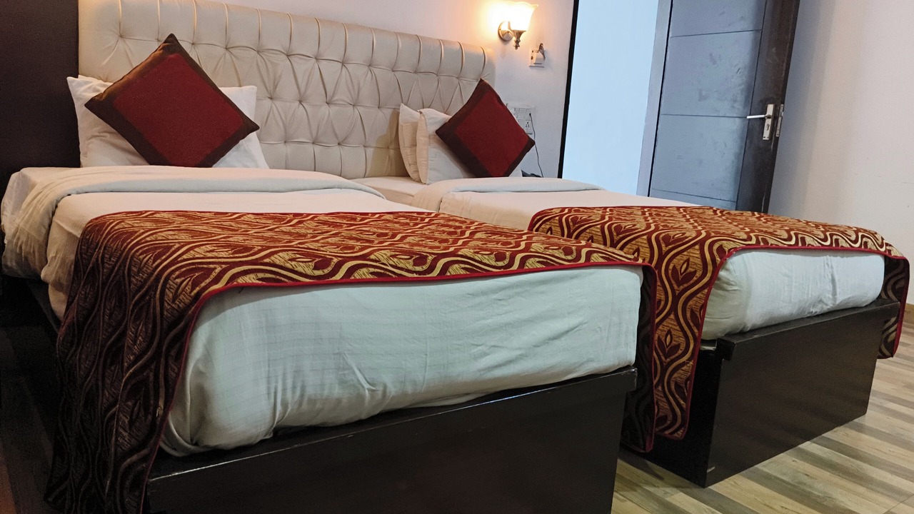 Photo of Bedroom in Taj Ganj