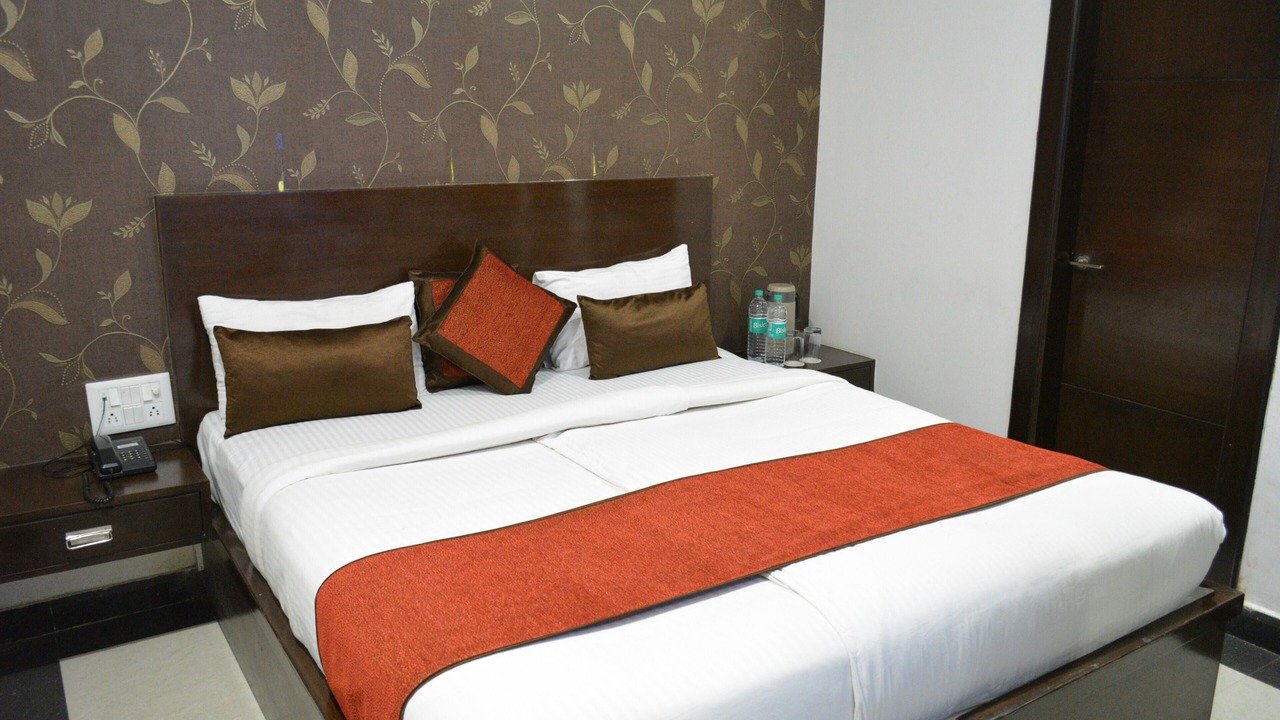 Photo of Bedroom in Taj Ganj