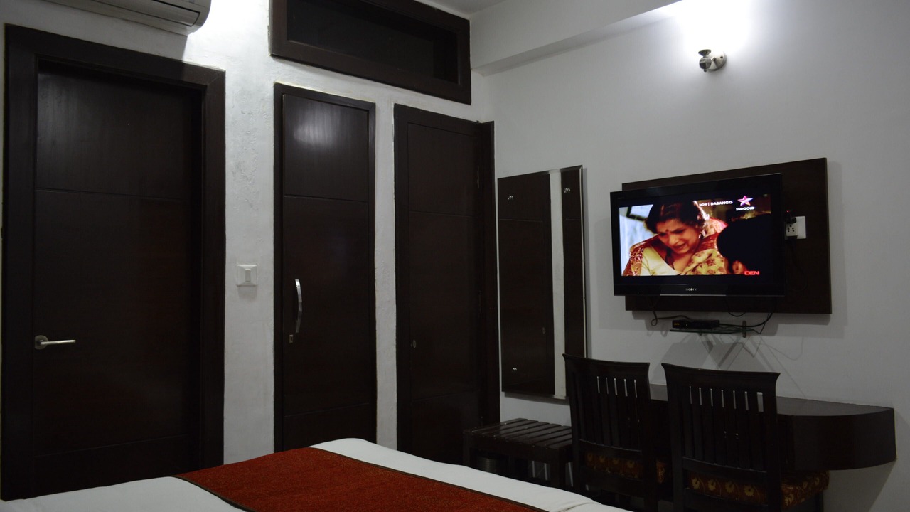 Photo of Bedroom in Taj Ganj