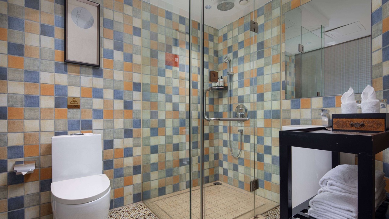 Photo of Bathroom in Yue Lu
