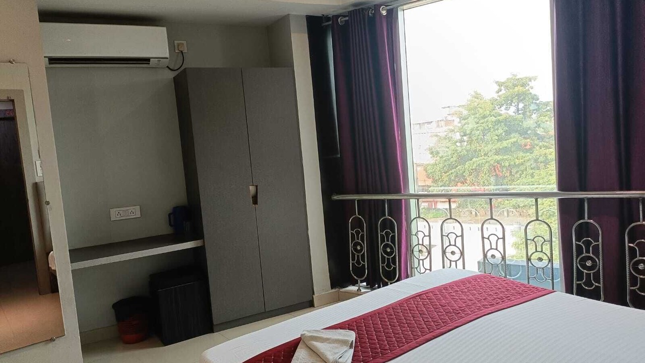 Photo of Bedroom in Sualkuchi