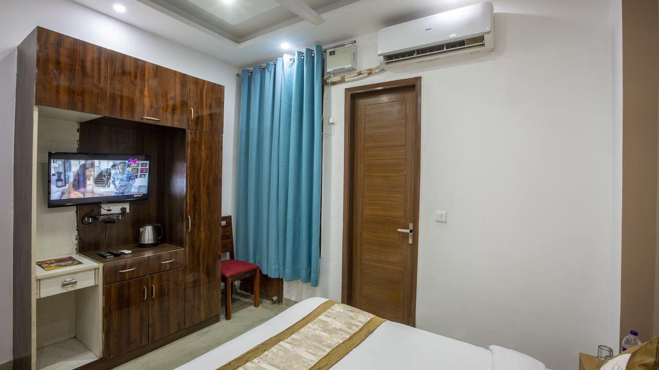 Photo of Bedroom in Sector 62