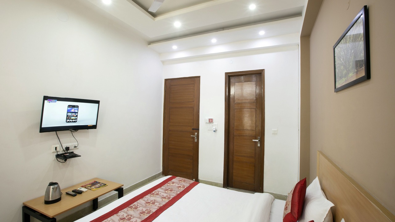 Photo of Bedroom in Sector 62