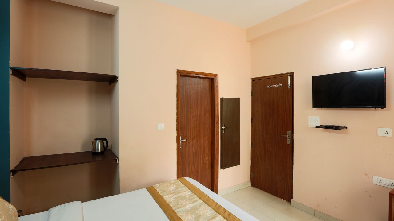 Photo of Bedroom in Sector 62