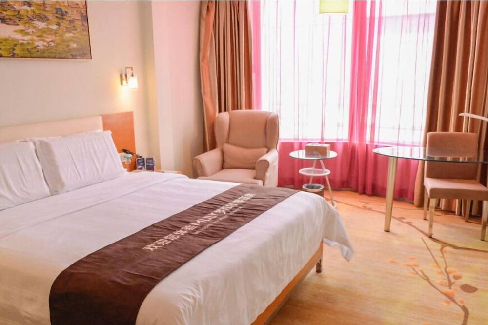 Photo of Livingroom in Huaqiang North