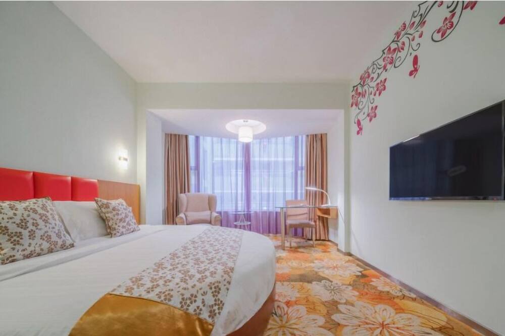 Photo of Livingroom in Huaqiang North